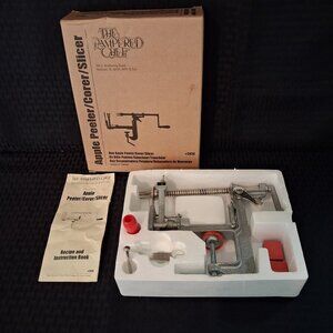 The Pampered Chepered Chef 2430 Apple Peeler Corer Slicer in Original Box